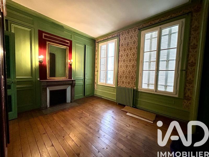 Maison - 245 m² - 10 pièces