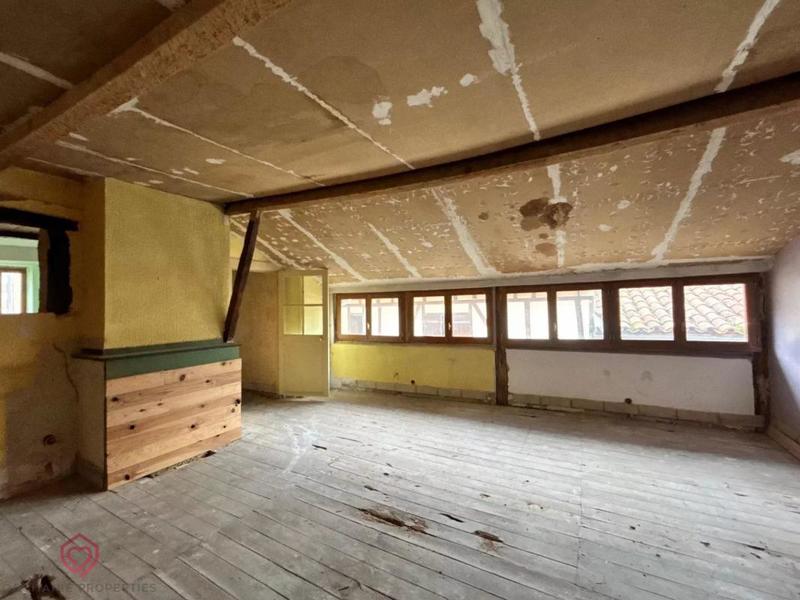 Maison de village - 260 m² - 6 pièces