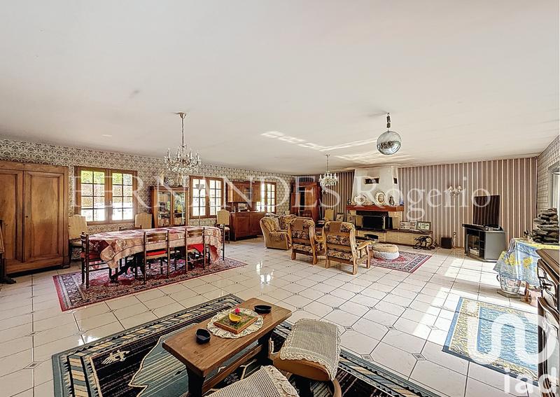 Maison - 196 m² - 8 pièces