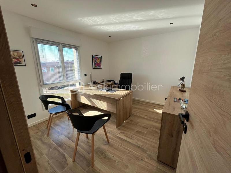 Bureau - 64 m² - 4 pièces