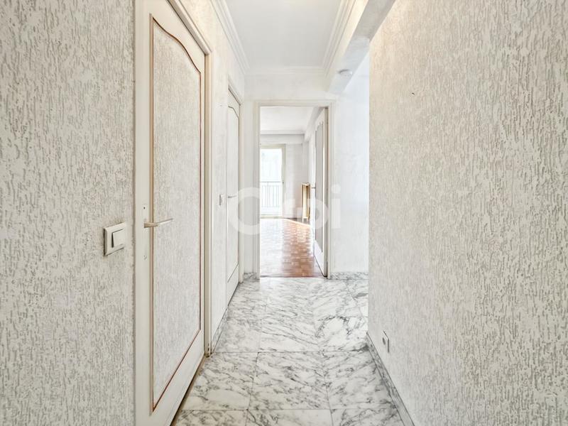 Appartement - 80 m² - 3 pièces