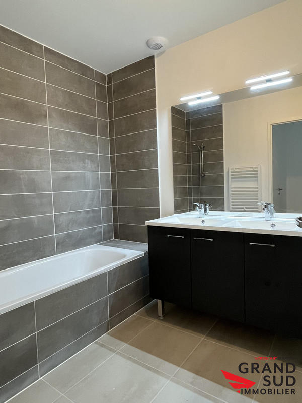 Villa - 90 m² - 4 pièces