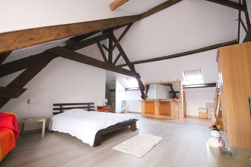 Maison - 370 m² - 11 pièces