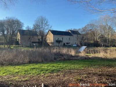 Moulin - 355 m² - 10 pièces