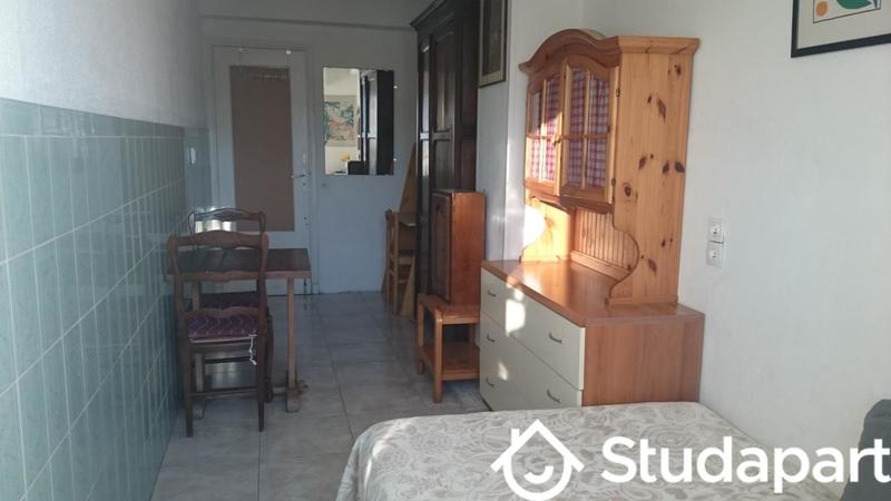 Chambre - 14 m² - 1 pièce