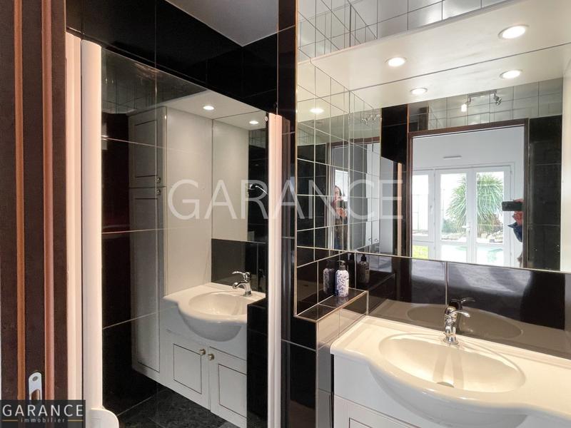 Maison - 211 m² - 6 pièces