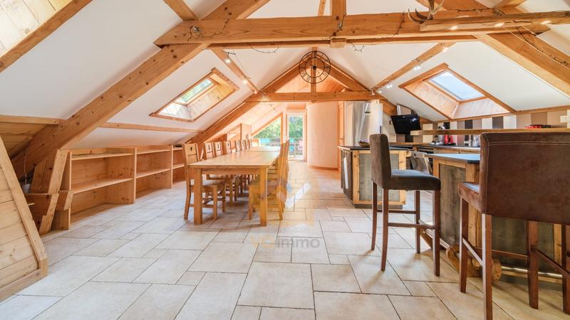 Châlet - 360 m² - 10 pièces