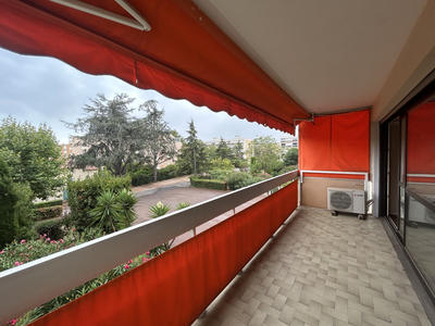 Appartement - 96 m² - 5 pièces