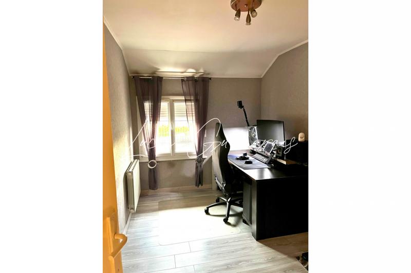 Maison - 99 m² - 6 pièces
