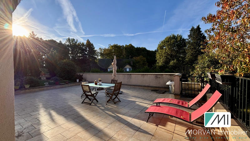 Maison - 223 m² - 7 pièces