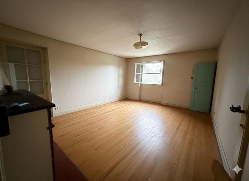 Mas - 800 m² - 13 pièces