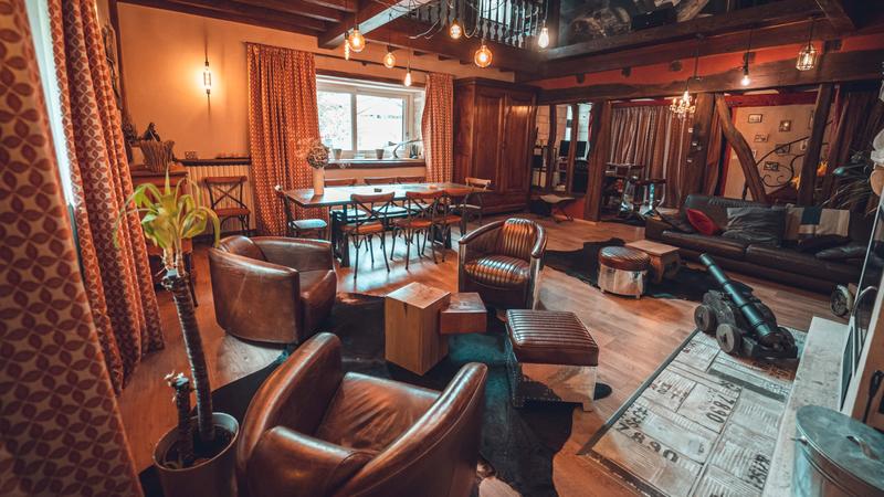 Maison - 540 m² - 12 pièces