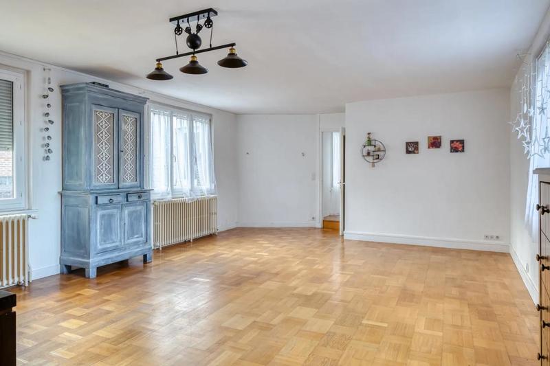 Maison - 238 m² - 11 pièces