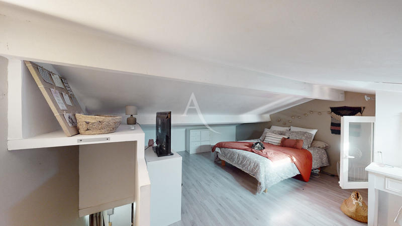 Maison - 210 m² - 6 pièces