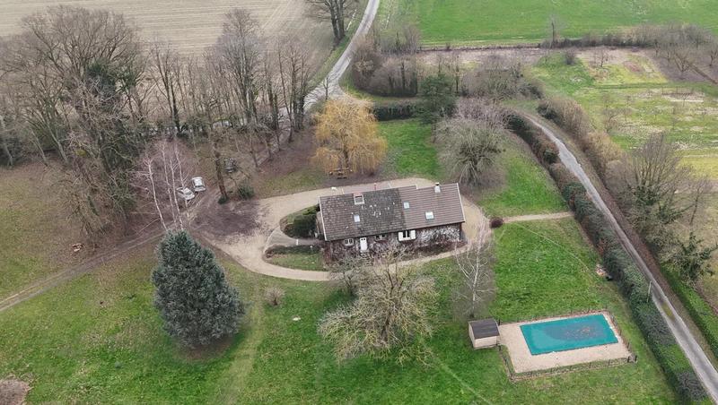 Maison - 237 m² - 10 pièces