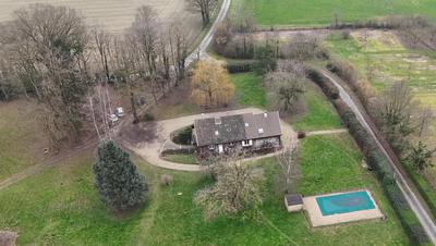 Maison - 237 m² - 10 pièces