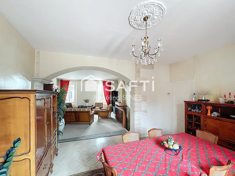 Maison - 228 m² - 8 pièces