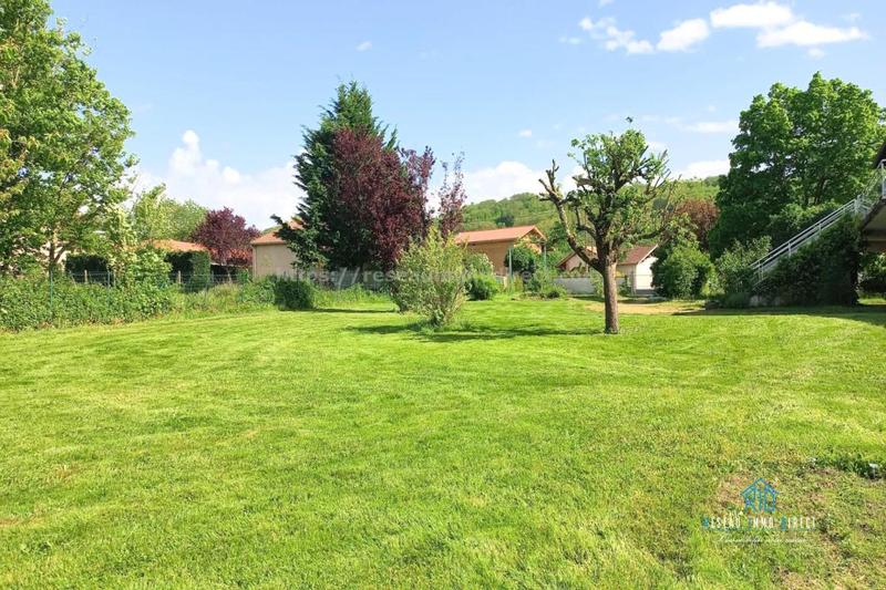 Maison traditionnelle - 222 m² - 7 pièces