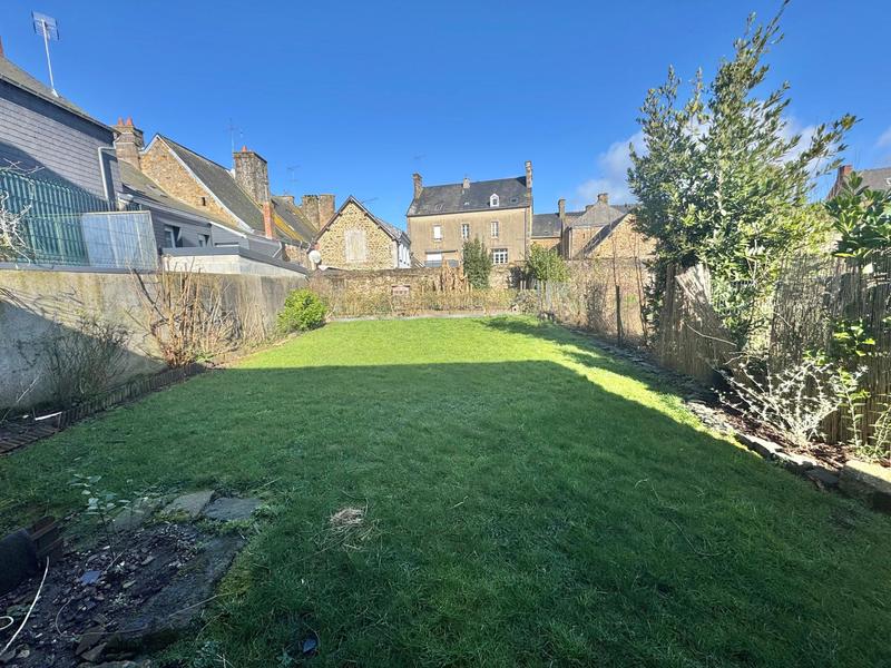 Maison - 215 m² - 9 pièces