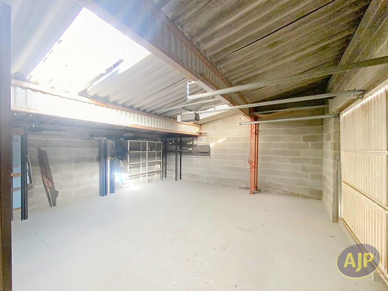 Maison - 213 m² - 5 pièces