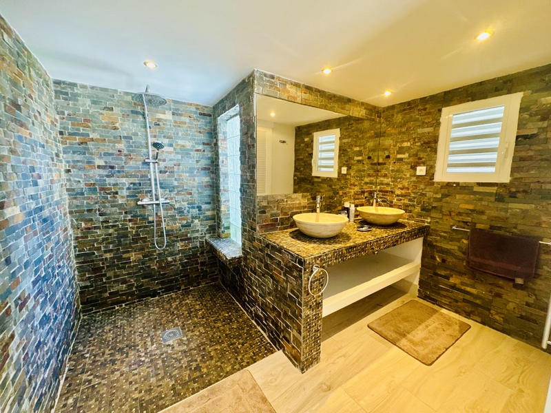 Villa - 250 m² - 5 pièces