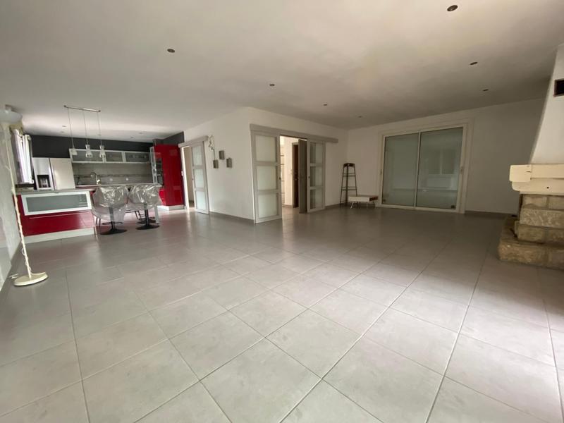 Maison - 180 m² - 6 pièces