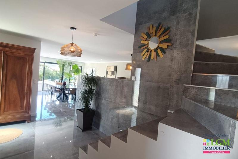 Maison - 195 m² - 8 pièces