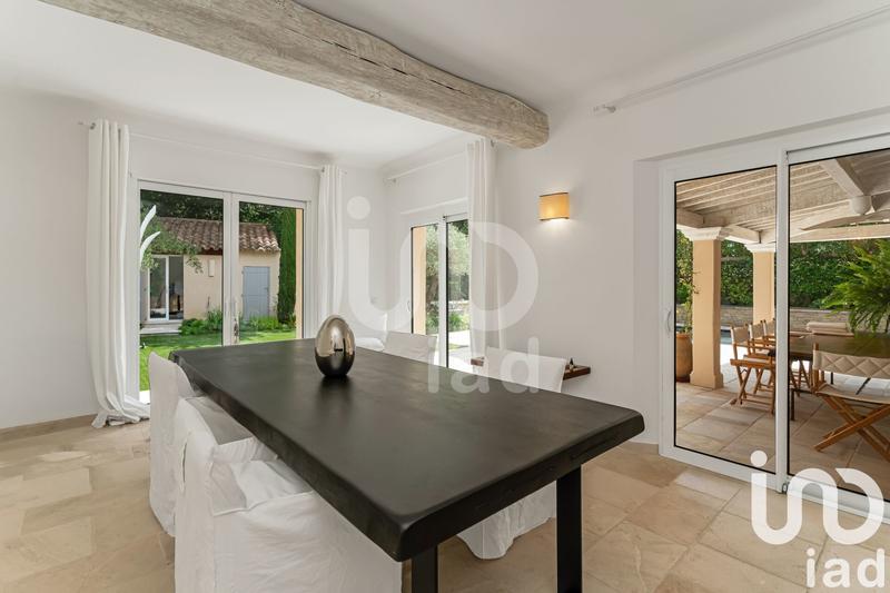 Maison - 233 m² - 8 pièces