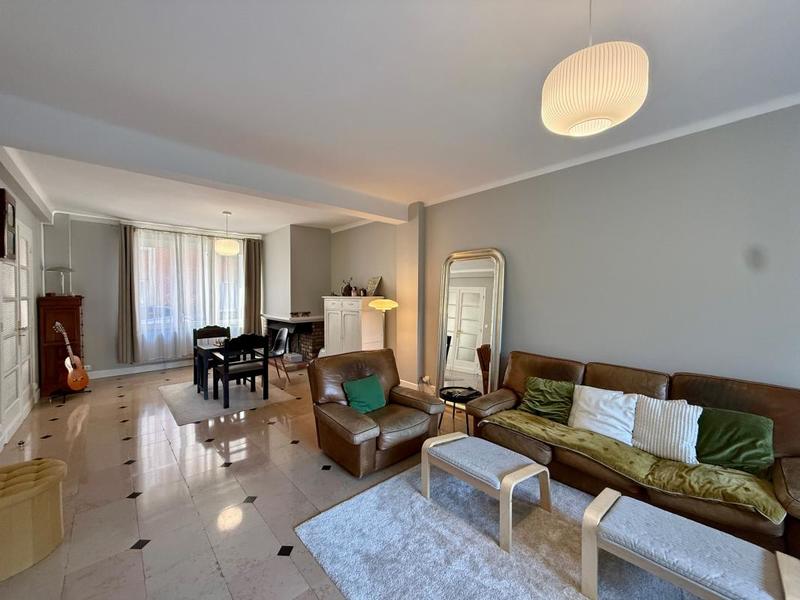 Maison - 209 m² - 7 pièces