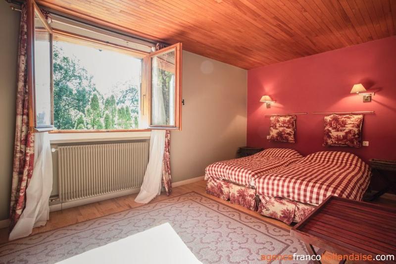 Villa - 216 m² - 8 pièces