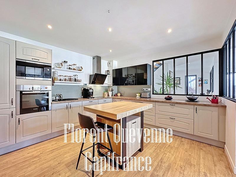 Maison - 180 m² - 6 pièces