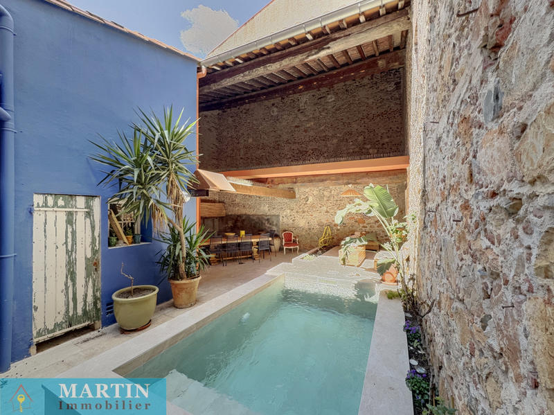 Maison - 250 m² - 9 pièces