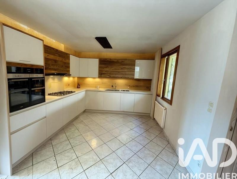 Maison - 140 m² - 7 pièces