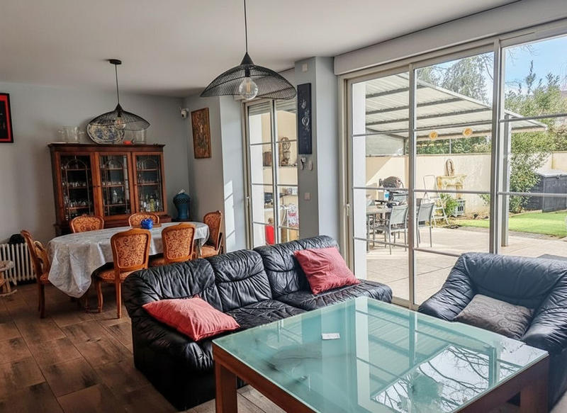 Maison - 265 m² - 9 pièces