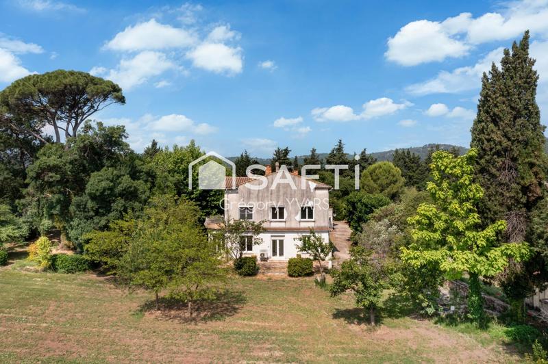 Maison - 310 m² - 20 pièces