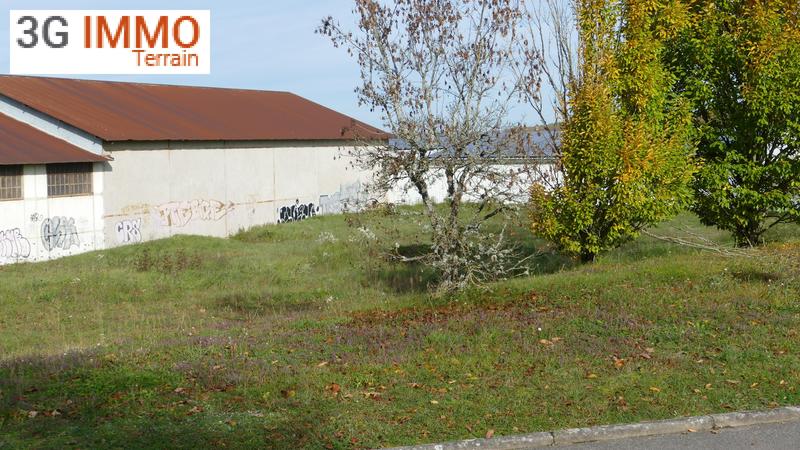 Terrain commercial - 2 017 m²