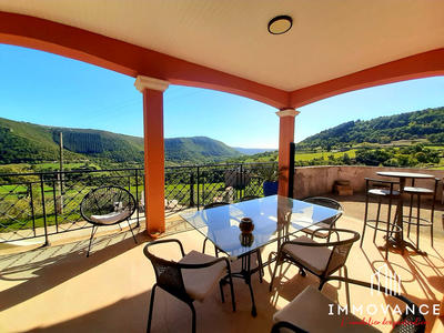 Villa - 196 m² - 7 pièces