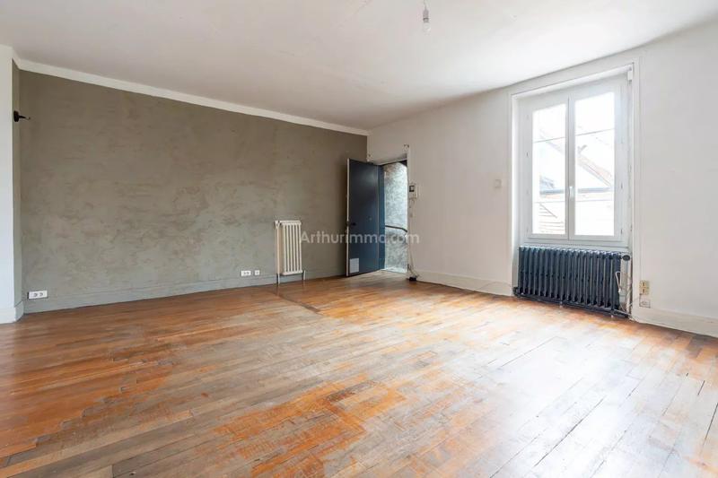 Maison - 223 m² - 8 pièces