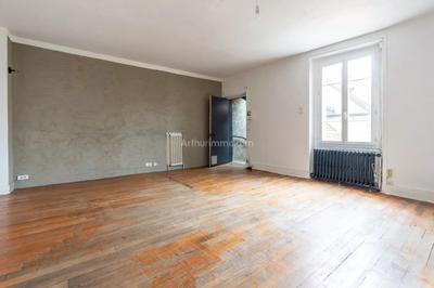 Maison - 223 m² - 8 pièces