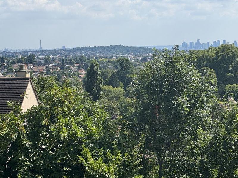 Maison traditionnelle - 219 m² - 8 pièces