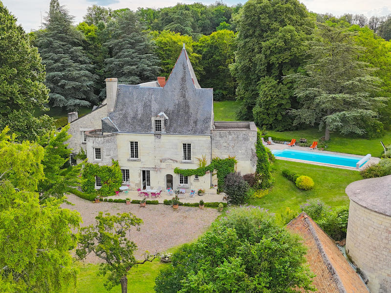 Château - 430 m² - 12 pièces