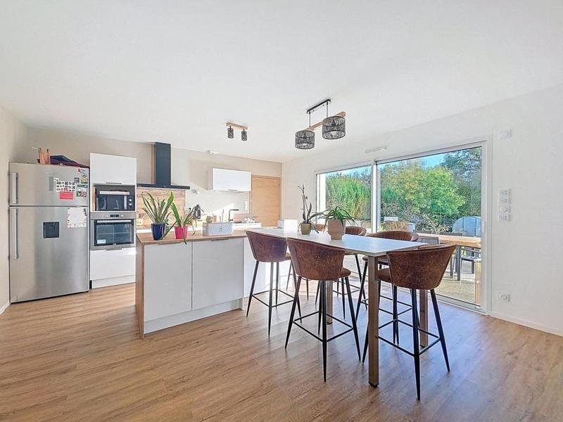 Maison - 89 m² - 5 pièces