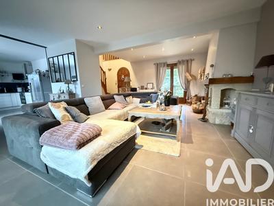 Maison - 196 m² - 8 pièces