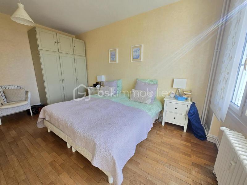 Appartement - 99 m² - 4 pièces