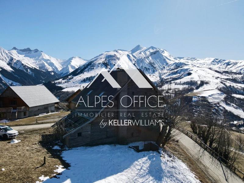 Châlet - 453 m² - 14 pièces