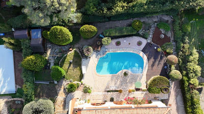 Villa - 200 m² - 6 pièces