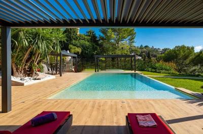 Maison - 410 m² - 8 pièces