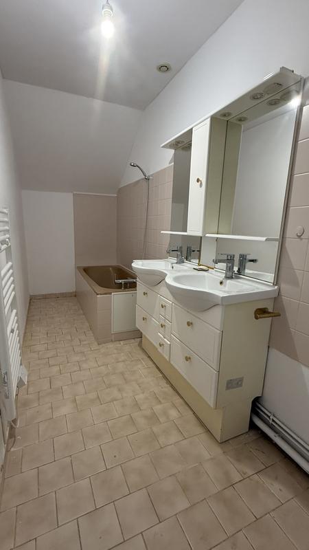 Maison - 86 m² - 5 pièces