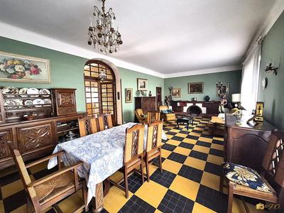 Maison de maîtres - 330 m² - 14 pièces