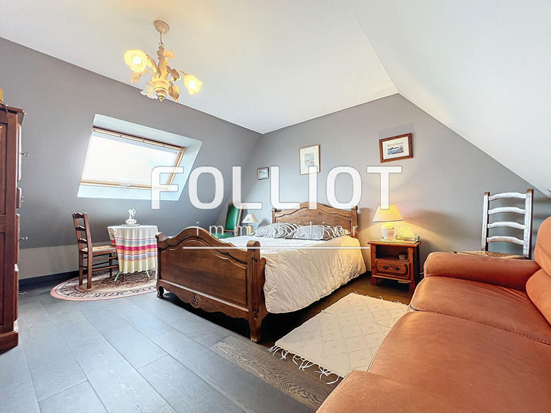 Maison - 215 m² - 10 pièces